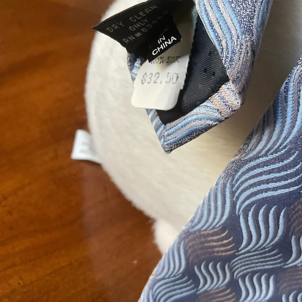 Bruno Piatelli Men Silk Powder Blue Gray Hip Dapper Wavy Pattern  X-Long Tie